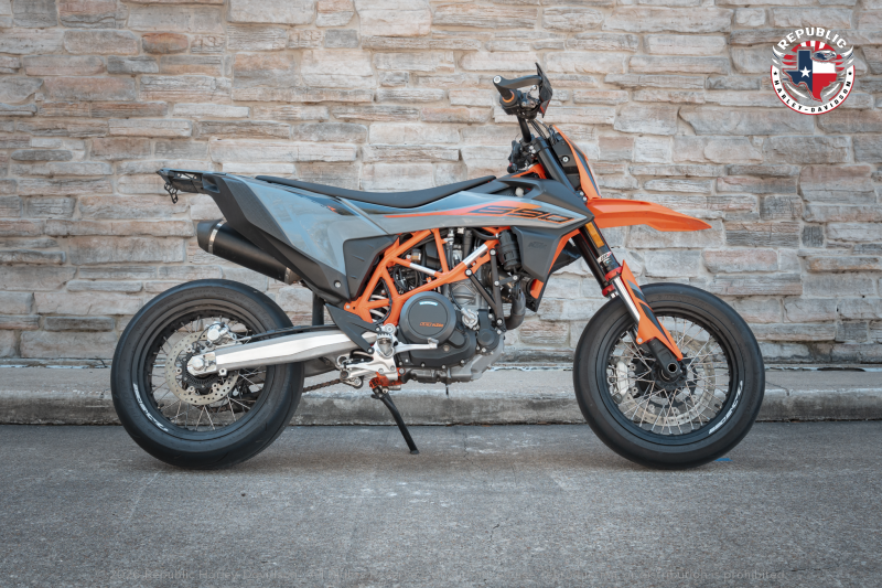 2022 KTM 690 SMC R F9775V9