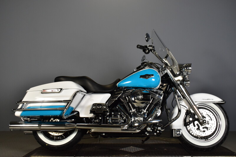 2016 Harley-Davidson® Road King® Classic FLHRC