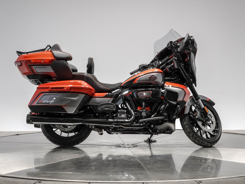 2026 Harley-Davidson FLHXLSE CVO Street Glide Limited in Citrus Heat with 10 miles
