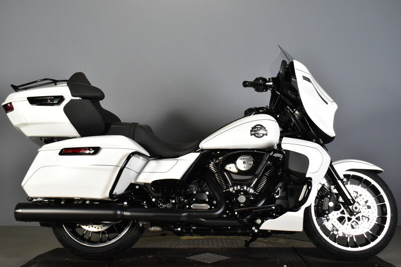 2026 Harley-Davidson® Street Glide Limited FLHXL