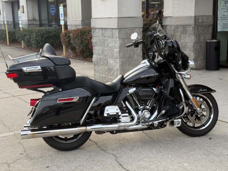 2018 Harley-Davidson® Ultra Limited FLHTK