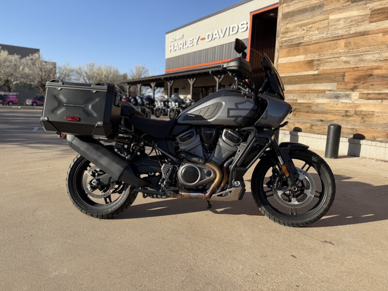 2022 Harley-Davidson® Pan America™ 1250 Special Gauntlet Gray Metallic