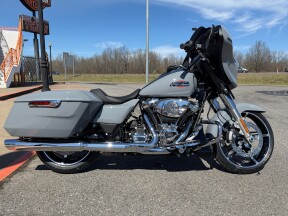 2026 Harley-Davidson® Street Glide® Dark Billiard Gray Chrome Trim thumb 2