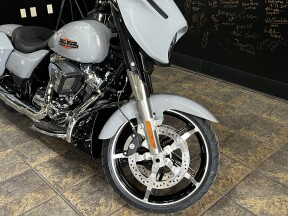 2026 Harley-Davidson® Street Glide® thumb 2