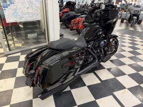 2025 Harley-Davidson® Road Glide® Vivid Black - Black Finish thumb 1