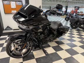 2025 Harley-Davidson® Road Glide® Vivid Black - Black Finish thumb 3