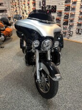 2013 Harley-Davidson® FLHTCUTG Tri Glide™ Ultra Classic® thumb 3