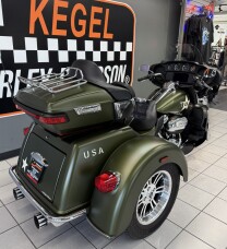 2022 Harley-Davidson® Tri Glide® Ultra Mineral Green Denim thumb 2