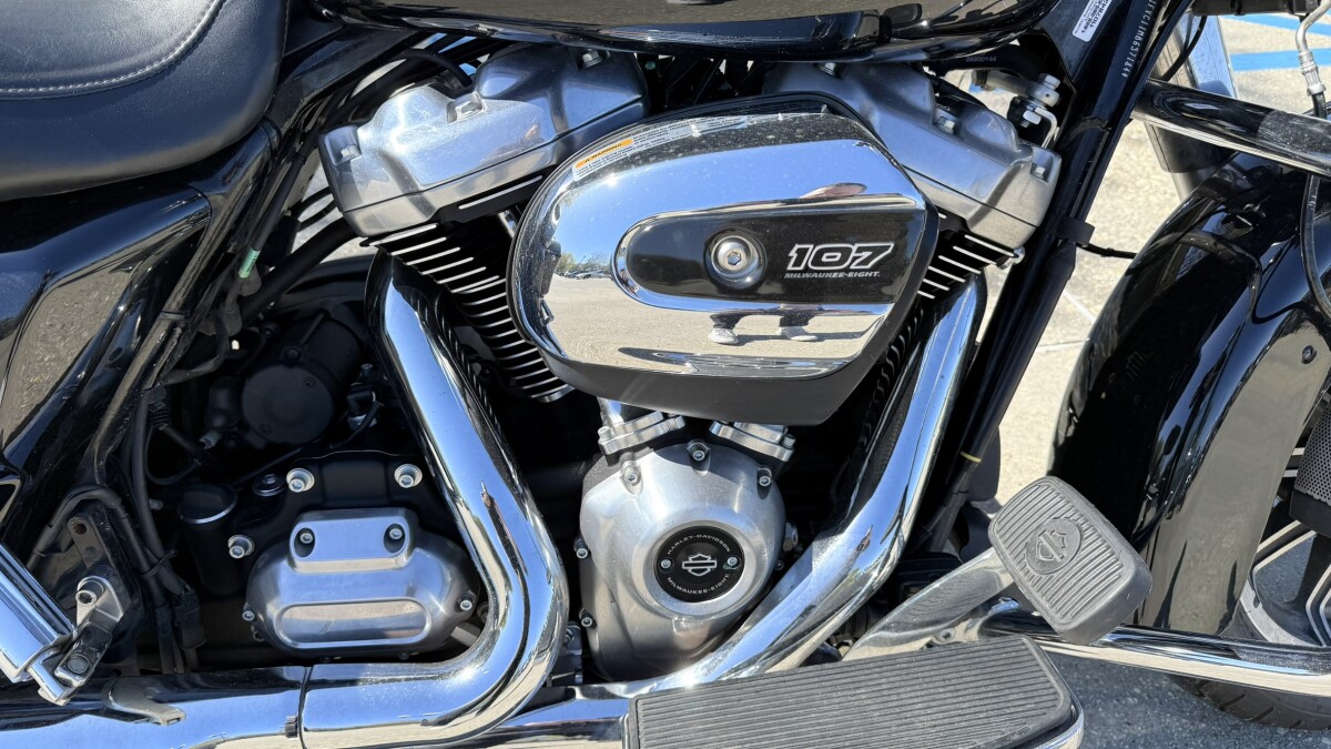 FLHT 2021 Electra Glide® Standard, photo 9