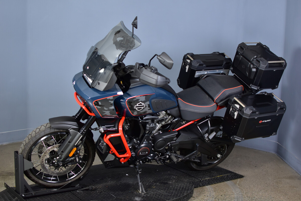 2025 Harley-Davidson® CVO™ Pan America® RA1250SE, photo 4