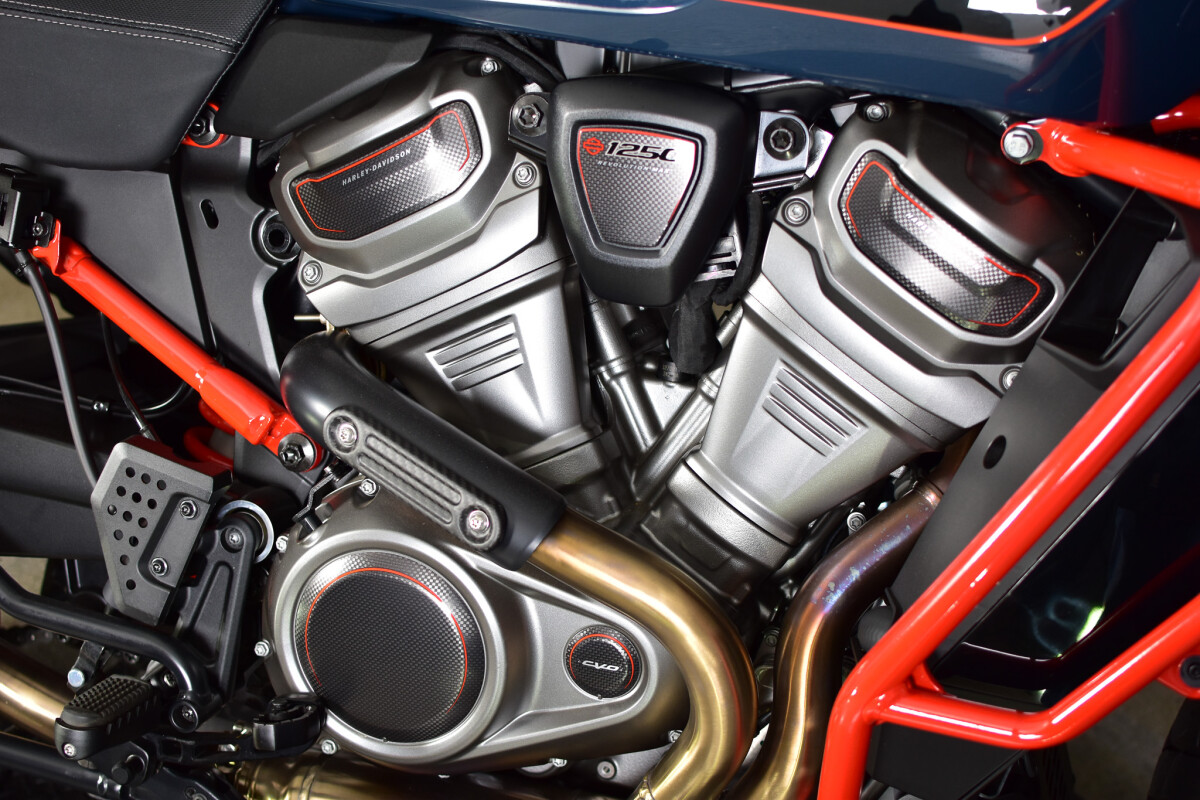 2025 Harley-Davidson® CVO™ Pan America® RA1250SE, photo 9