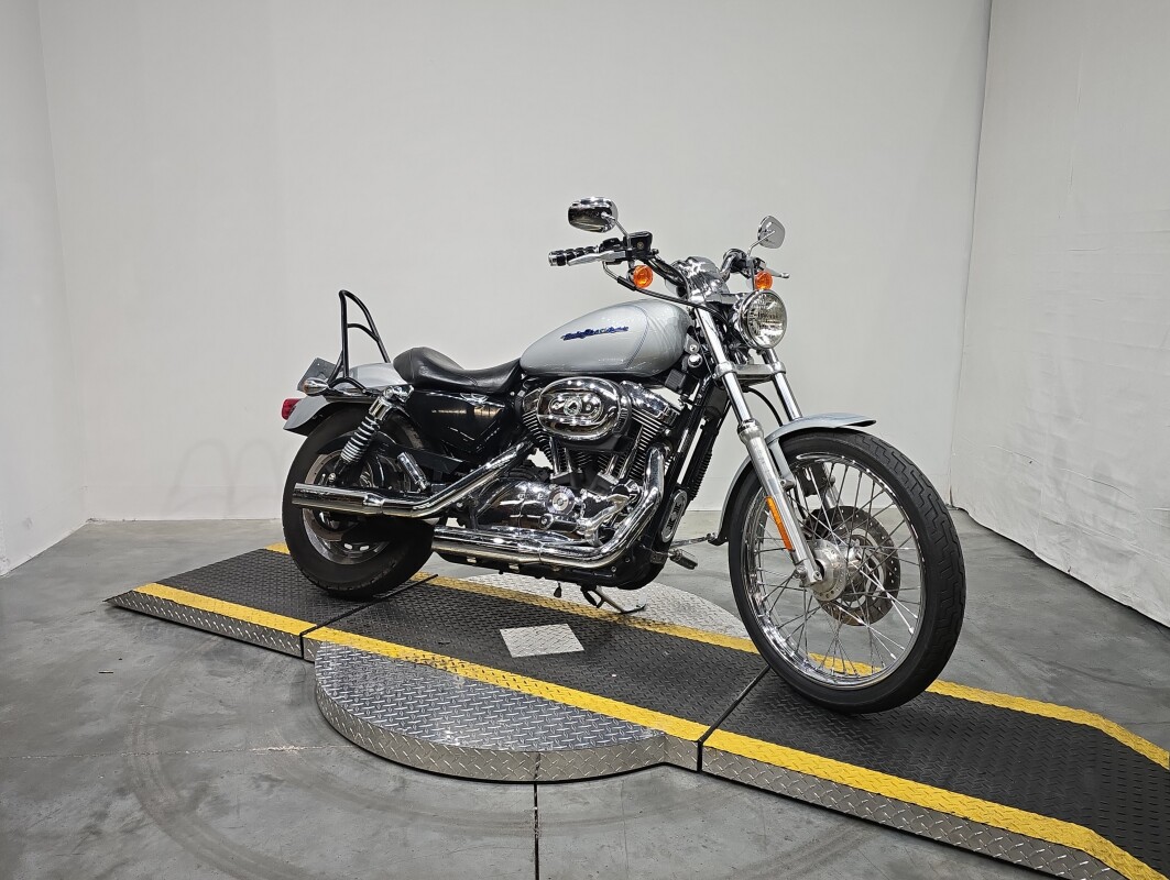 XL1200C 2006 1200 Custom