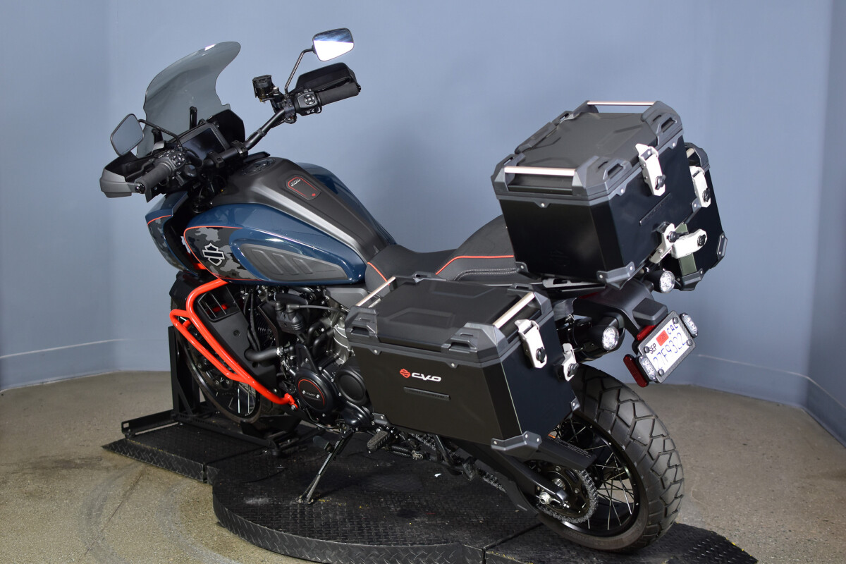 2025 Harley-Davidson® CVO™ Pan America® RA1250SE, photo 6