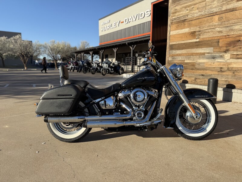2018 Harley-Davidson® Deluxe Vivid Black