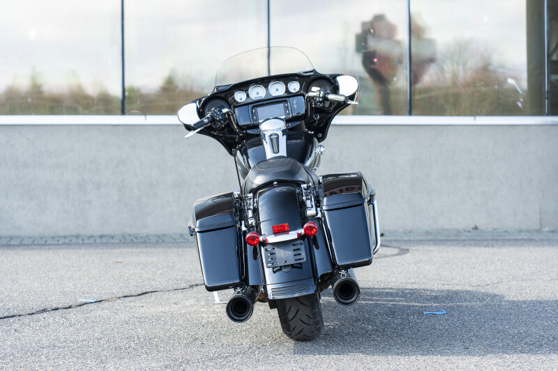 FLHXS 2017 Street Glide® Special