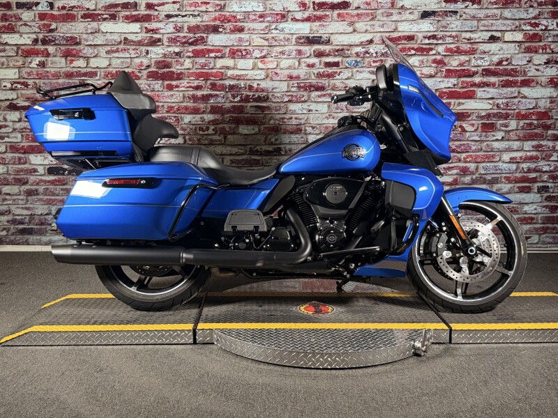 Harley-Davidson® Street Glide™ Ultra 2025 FLHXU BLUE BURST