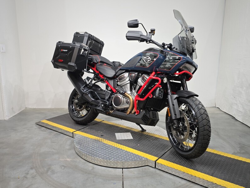 RA1250SE 2025 CVO™ Pan America®