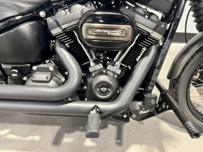 2018 Harley-Davidson® Street Bob® Industrial Gray Denim/Black Denim FXBB thumb 1