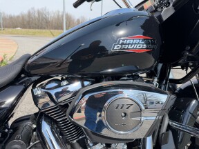2026 Harley-Davidson® Road Glide® Vivid Black Chrome Trim thumb 0