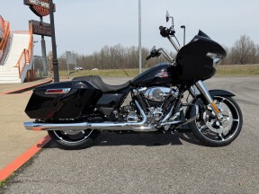 2026 Harley-Davidson® Road Glide® Vivid Black Chrome Trim thumb 2