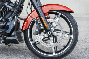FLHX 2024 Street Glide® thumb 2