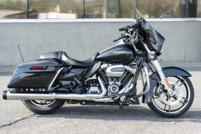 FLHXS 2017 Street Glide® Special thumb 3