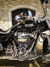Harley-Davidson® Road King® 2022 FLHR BLACK thumb 2