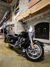 Harley-Davidson® Road King® 2022 FLHR BLACK thumb 3