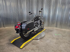 2023 Harley-Davidson® Heritage Classic Vivid Black - Black Finish thumb 2
