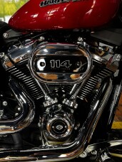2019 Harley-Davidson® Breakout® 114 WICKED RED W/PINSTRIPE thumb 2