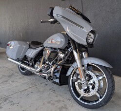 FLHX 2026 Street Glide® thumb 2