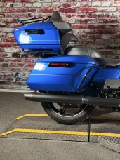 Harley-Davidson® Street Glide™ Ultra 2025 FLHXU BLUE BURST thumb 0