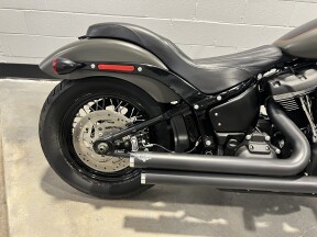 2018 Harley-Davidson® Street Bob® Industrial Gray Denim/Black Denim FXBB thumb 0