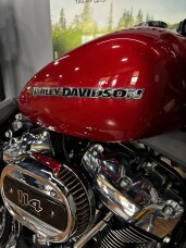 2019 Harley-Davidson® Breakout® 114 WICKED RED W/PINSTRIPE thumb 3