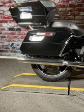 Harley-Davidson® Street Glide™ Ultra 2025 FLHXU VIVID BLACK thumb 0