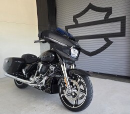 2026 Harley-Davidson® Street Glide® thumb 3
