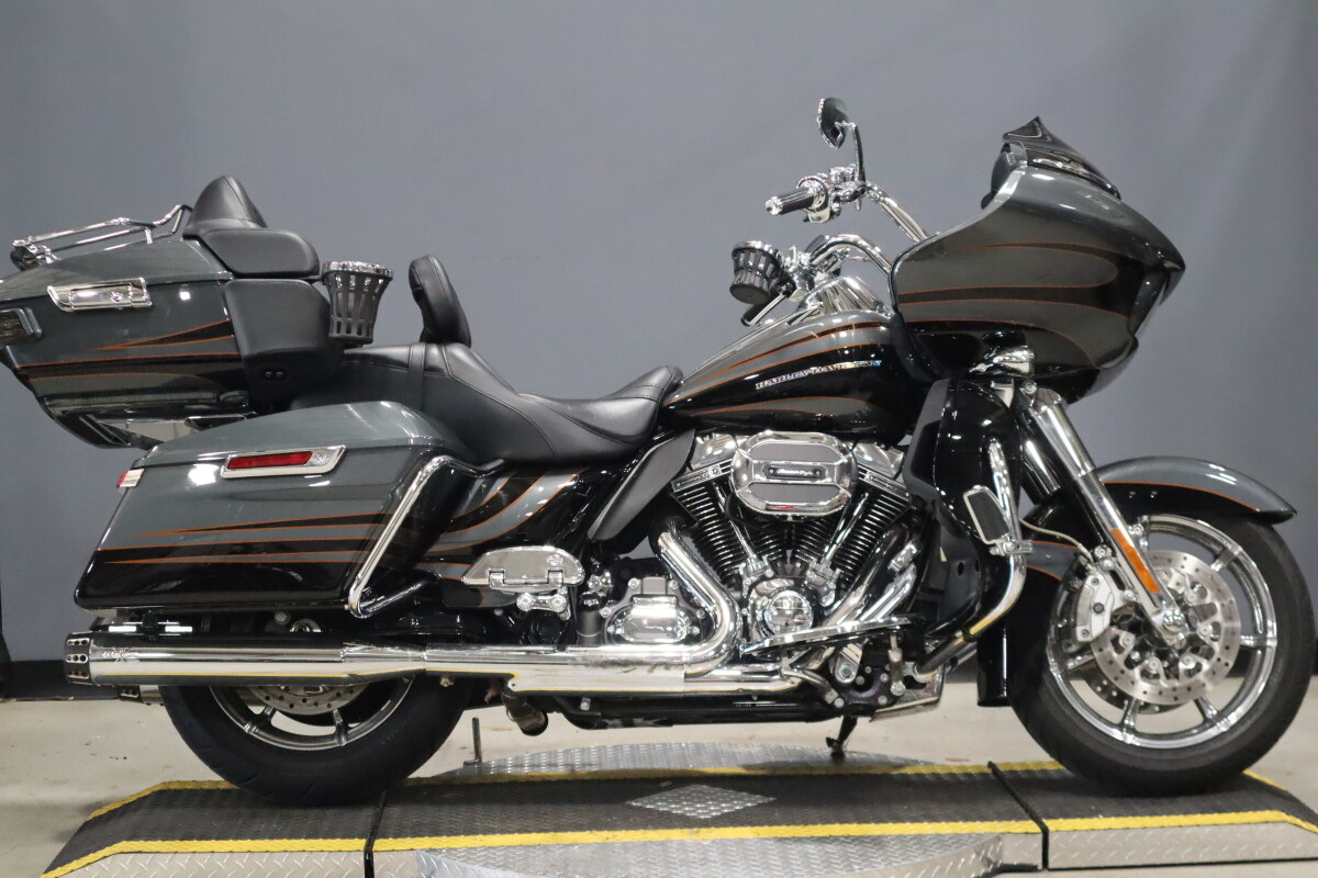 2016 Harley-Davidson® Road Glide® Ultra FLTRU
