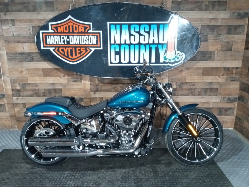 2026 Harley-Davidson® Breakout® Teal Thunder Chrome Trim