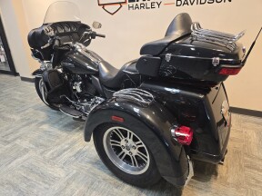 2018 Harley-Davidson® Tri Glide® Ultra Black Tempest  FLHTCUTG thumb 0