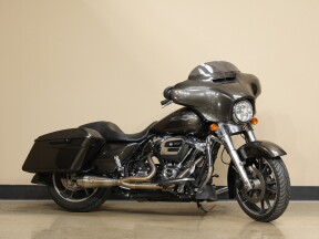 2021 Harley-Davidson® Street Glide® thumb 2