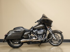 2021 Harley-Davidson® Street Glide® thumb 3