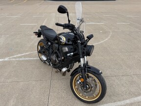 2023 Yamaha XSR700 Raven thumb 3