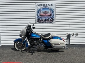 2021 Harley-Davidson® Electra Glide® Revival™ Hi-Fi Blue/Birch White thumb 3