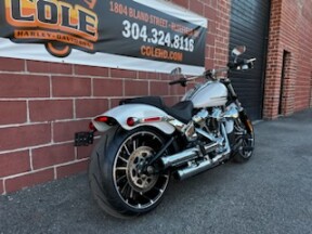 2024 Harley-Davidson® Breakout™ 117 FXBR thumb 2