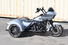 2024 Harley-Davidson® Road Glide® 3 FLTRT thumb 2