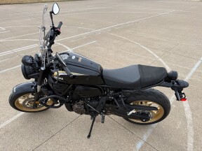 2023 Yamaha XSR700 Raven thumb 0