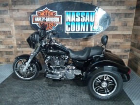 2021 Harley-Davidson® Freewheeler® Vivid Black thumb 2