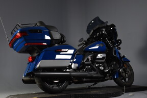 2023 Harley-Davidson® Ultra Limited FLHTK thumb 2