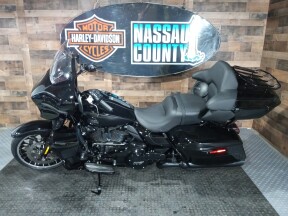 2026 Harley-Davidson® Street Glide Limited Vivid Black Black Trim thumb 2