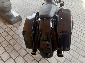 CVO™ Street Glide® thumb 2